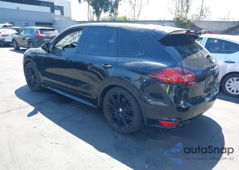 2013 Porsche Cayenne Gts z USA, uszkodzony, nr VIN WP1AD2A2XDLA75120